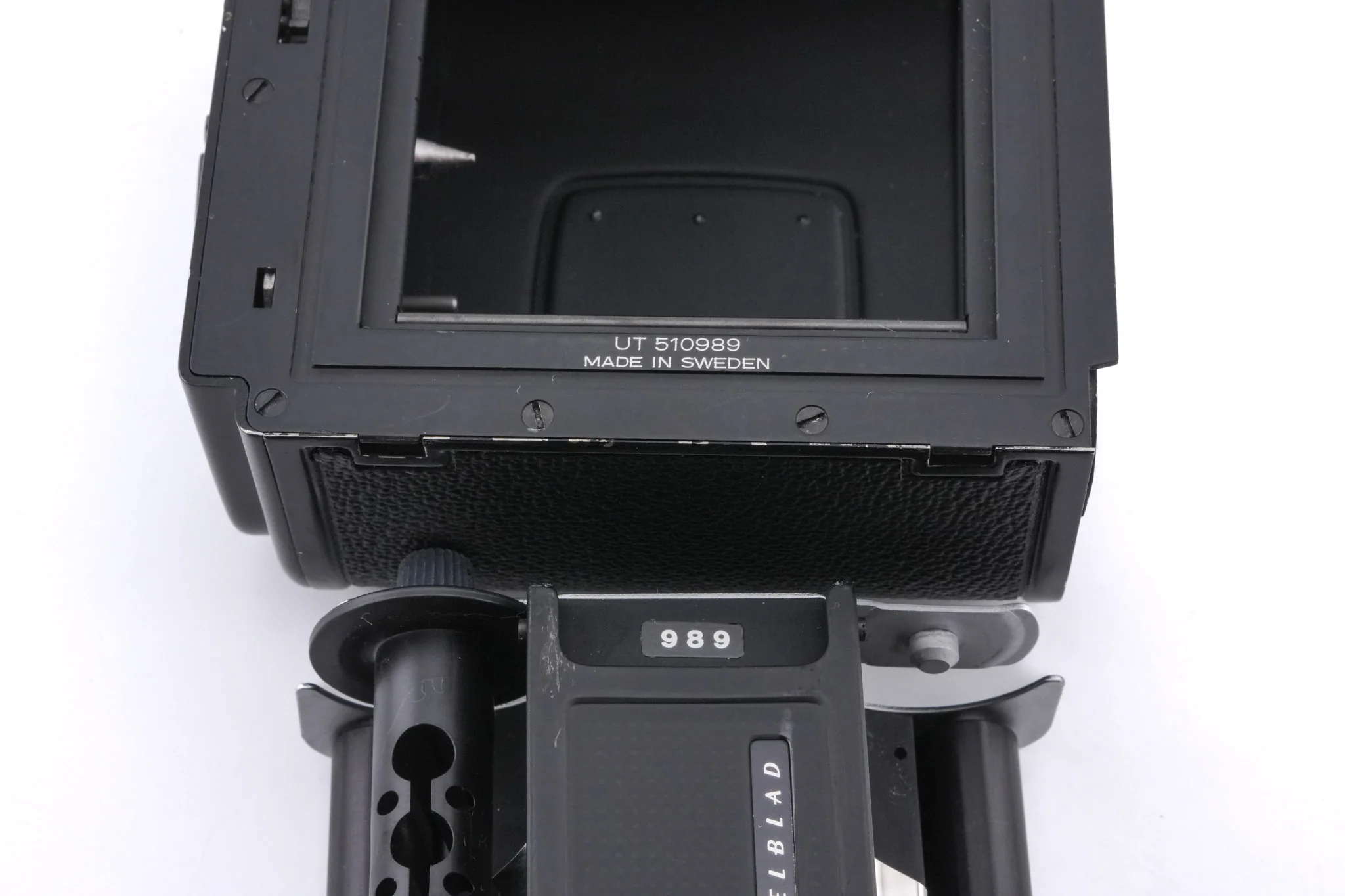 Hasselblad 500C/M (Black, 10170) + 80mm f2.8 Planar T* C (Black, 20028) + Acute Matte Focusing Screen (42165) + Waist Level Finder (Old / Black, 42277) + A12 Film Magazine (Black, 30147) - Image 13