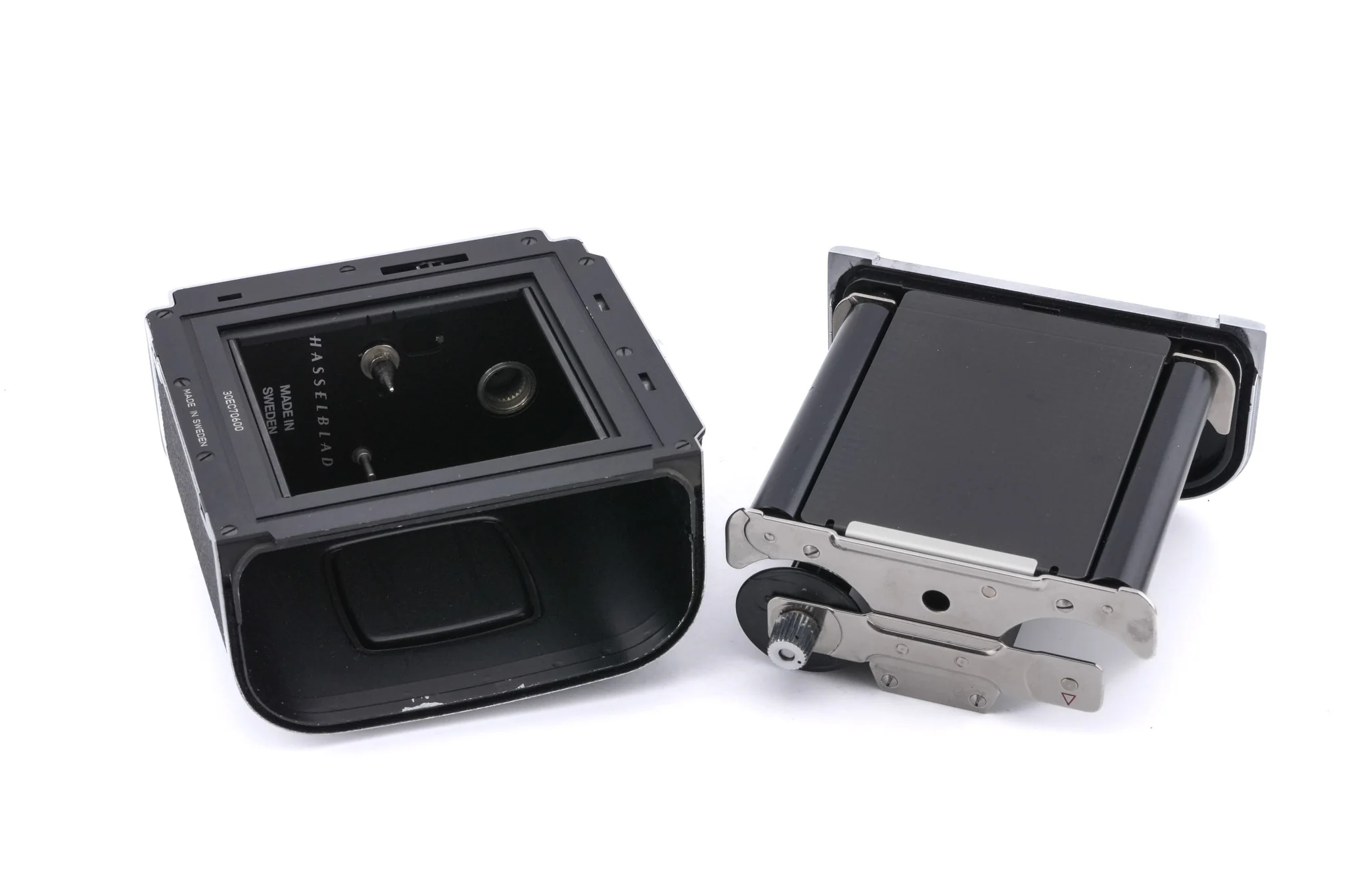 Hasselblad 503CX (Silver, 10026) + A12N Film Magazine + Waist Level Finder (New / Chrome, 42315) + Acute Matte D Standard Focusing Screen (42204) + 60mm f3.5 Distagon T* CFi - Image 12