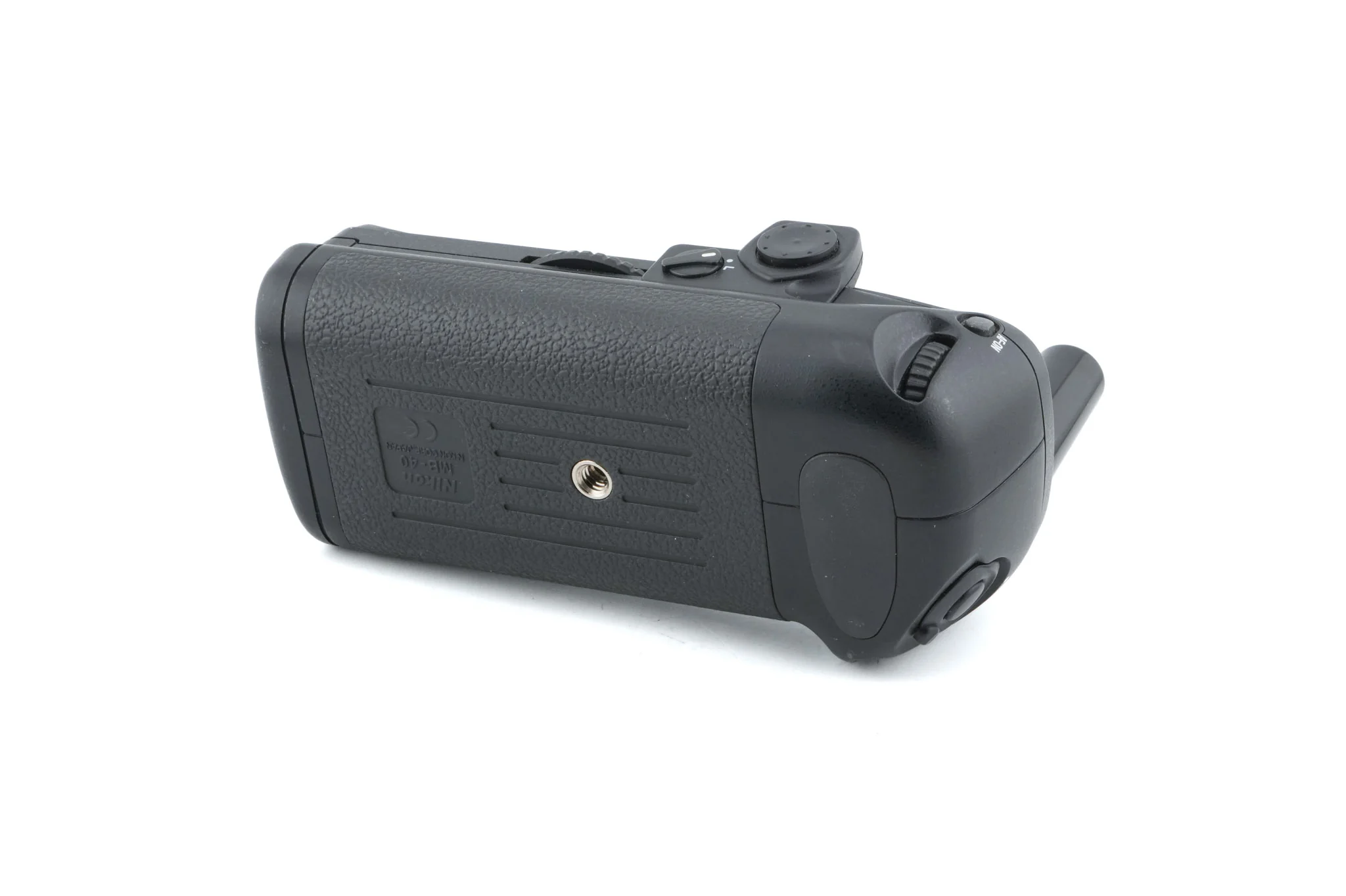 Nikon MB-40 Multi-Power Battery Pack - Image 4