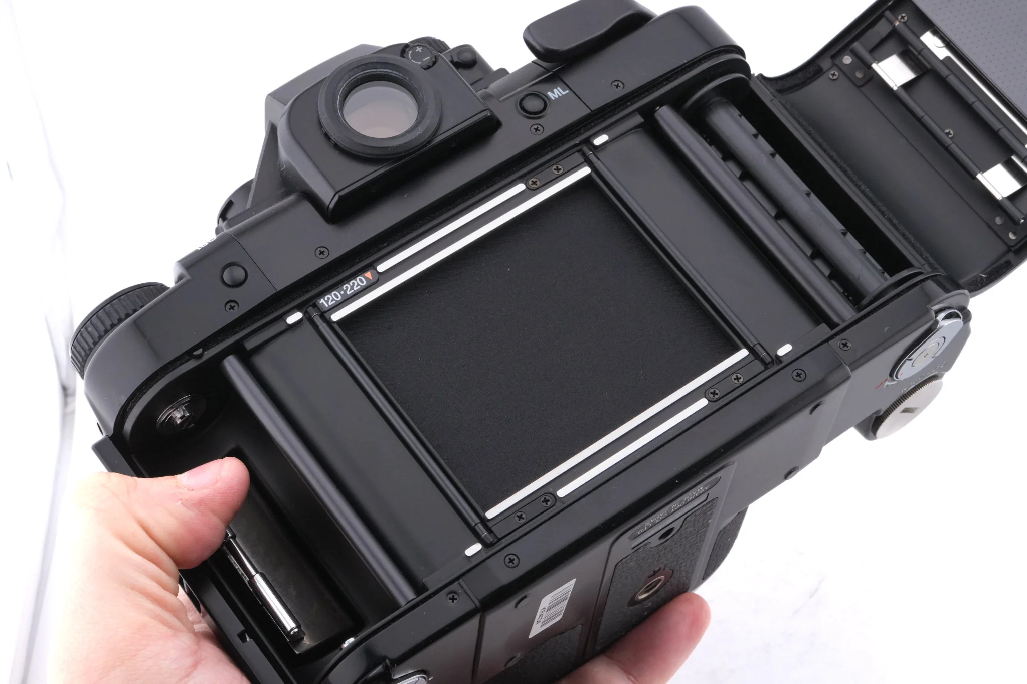 Pentax 67 II + AE Pentaprism Finder (67 II) - Image 7