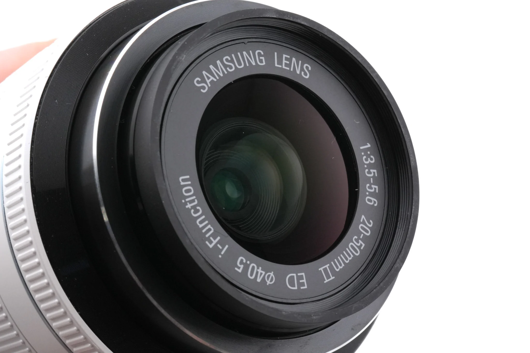 Samsung NX1000 + 20-50mm f3.5-5.6 II ED i-Function - Image 3