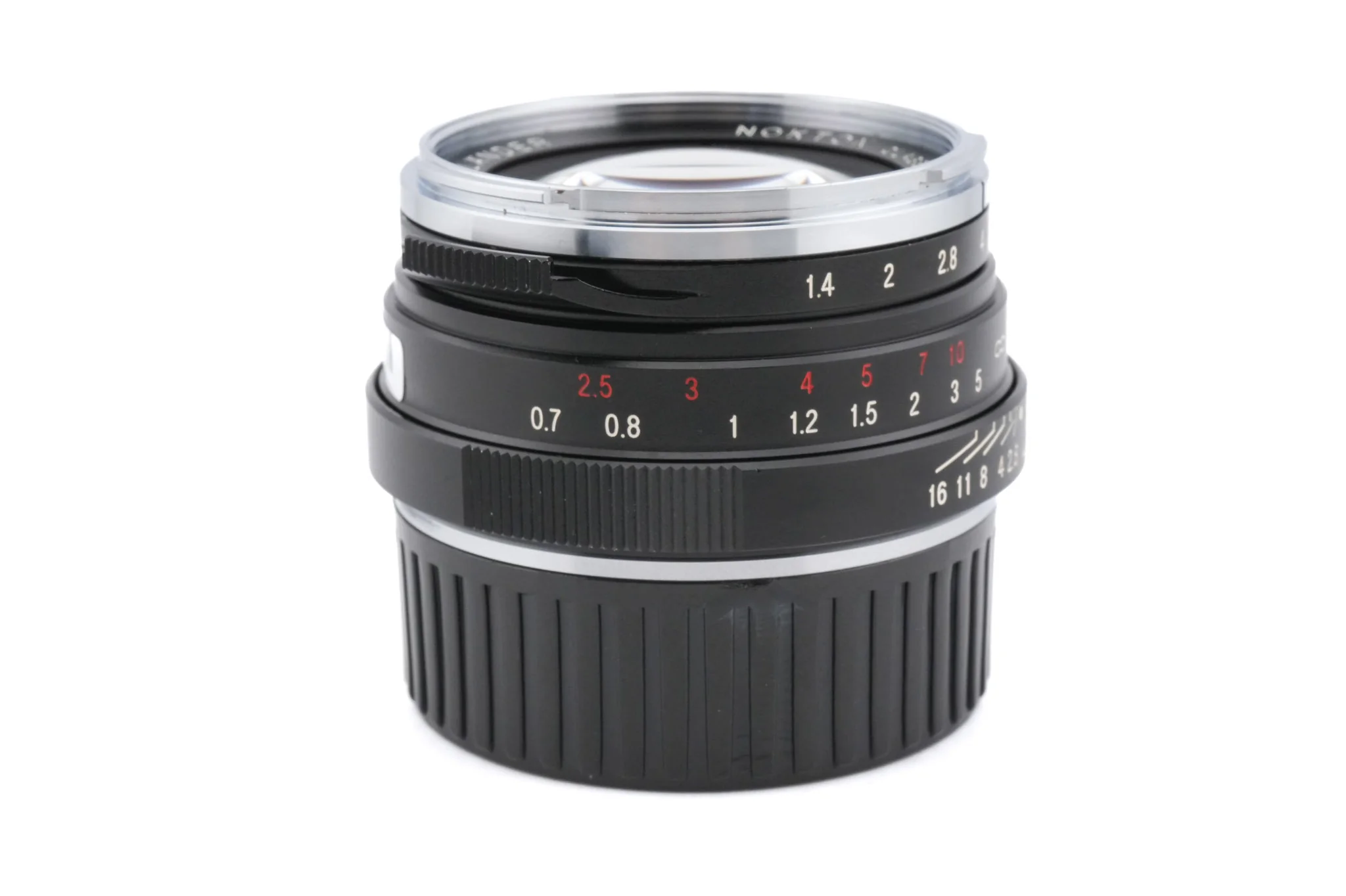 Voigtländer 40mm f1.4 Nokton Classic VM MC + LH-6 Lens Hood - Image 3